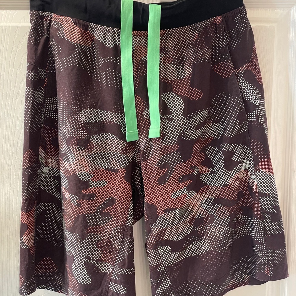 Lululemon Pace Breaker 9” Camouflage Athletic Shorts with Green Drawstring